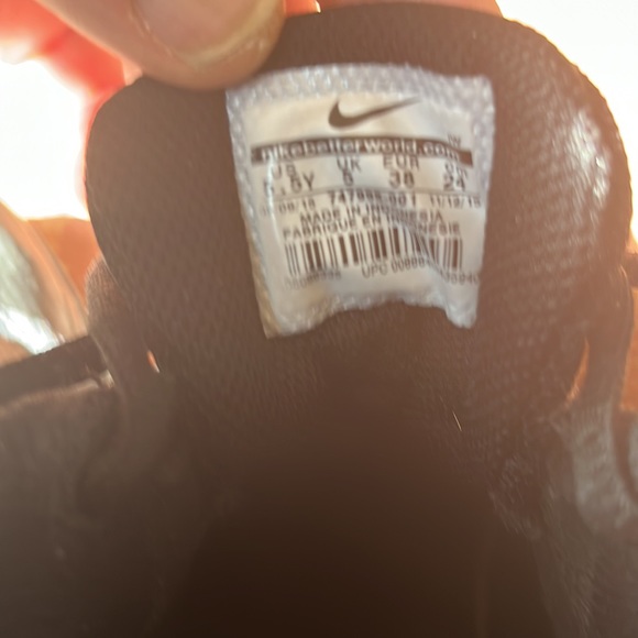 Nike team hustle D7 used high top black sneakers - Picture 8 of 9